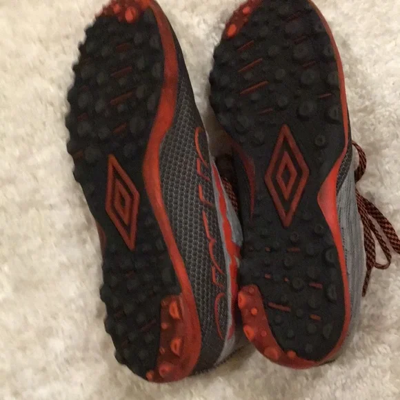 Umbro orange and grey shoes - Picture 9 of 12